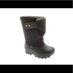 Size 9 boys winter snow boots!